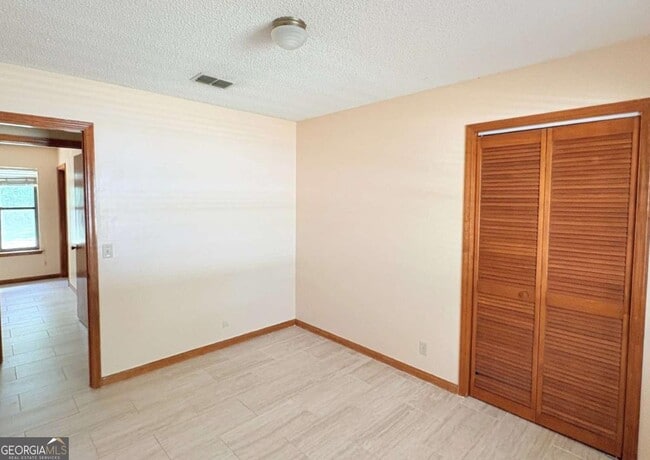 Building Photo - 603 Plantation Village Dr
