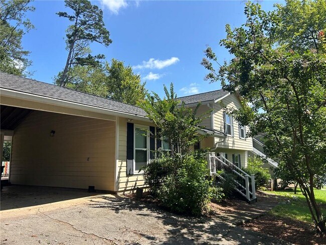 Building Photo - 9775 Loblolly Ln
