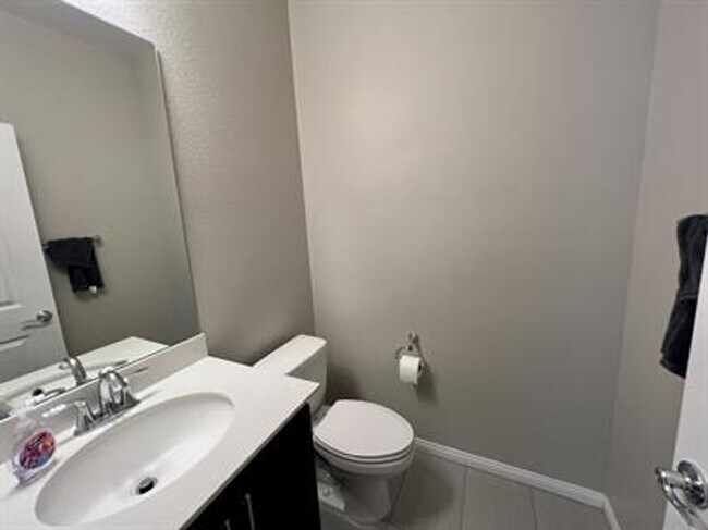 Building Photo - Spectacular NW Home For Rent