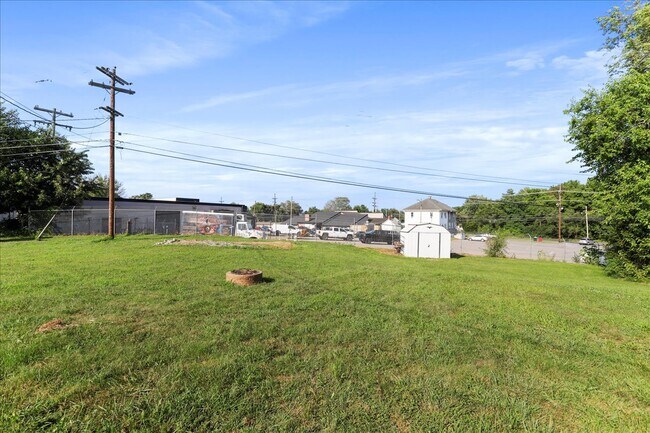 Building Photo - 13715 Dixie Dr