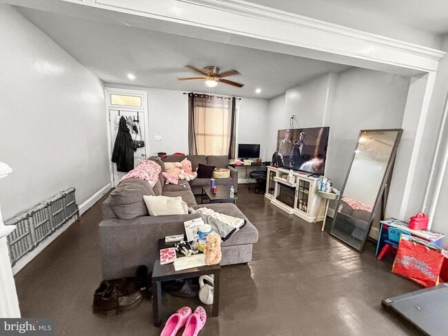 Building Photo - 413 Walnut St