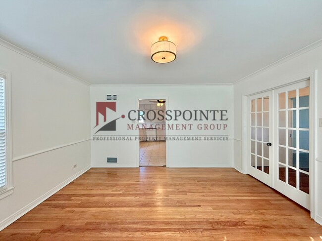 Building Photo - Charming 3 Bedroom, 2 Bathroom Home!