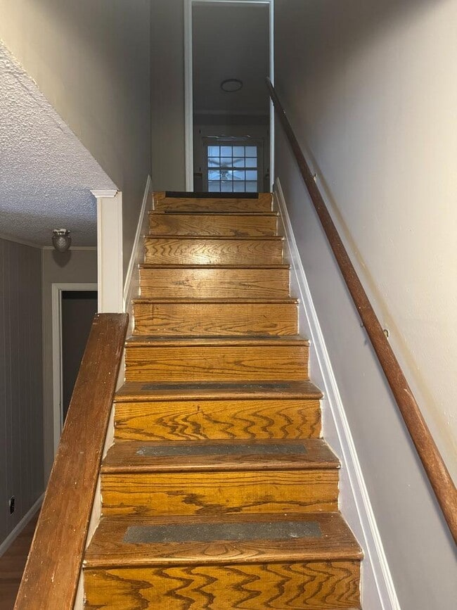 Building Photo - 115 Bay Valley Dr SW