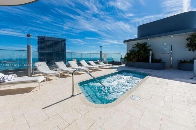 Building Photo - 1000 Brickell Plaza