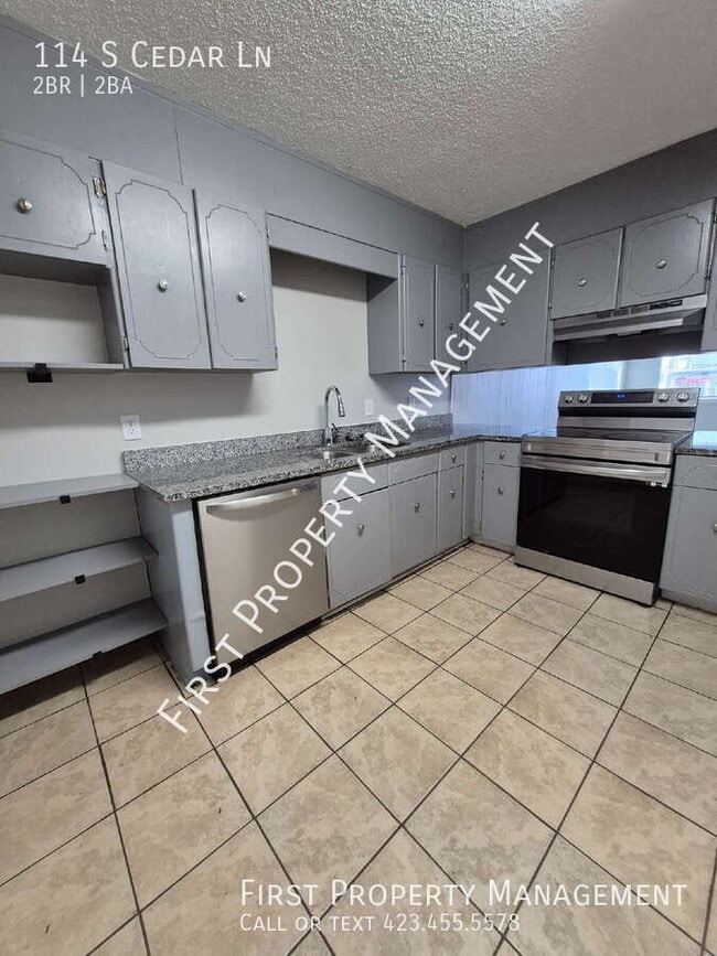 Building Photo - 114 S Cedar Ln