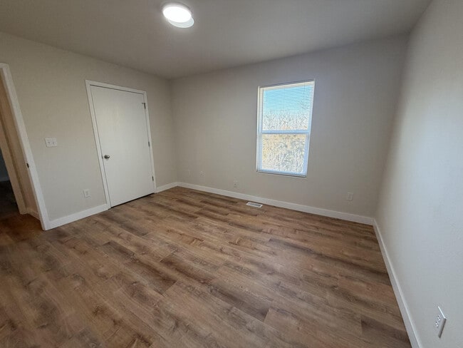 Building Photo - 1703 Hanover Blvd