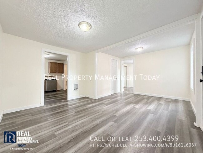 Building Photo - 7501-7505 156th St E