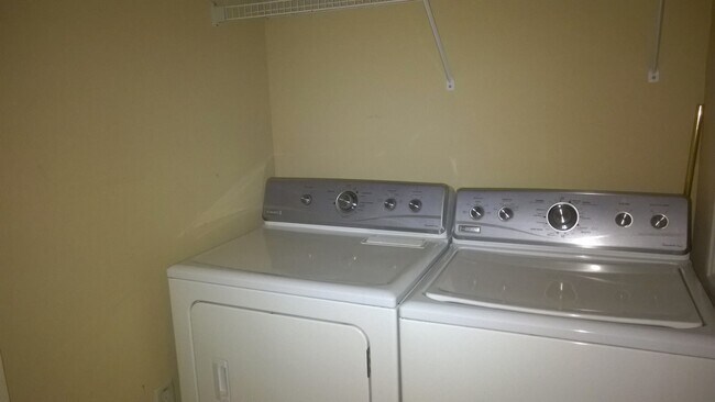 Building Photo - 3 bedroom 21/2 bath Townhome in Winter Garden