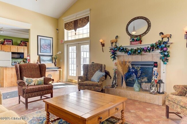 Building Photo - 55 Renaissance Ln