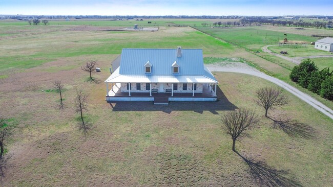 Building Photo - 3 Bed 3 Bath in Krum with 21 acres