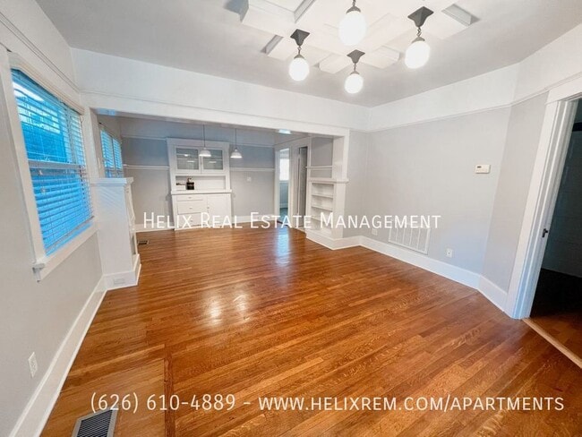 Building Photo - 1417 Grevelia St