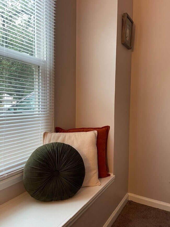 Building Photo - Available through Furnished Finder #757335_1