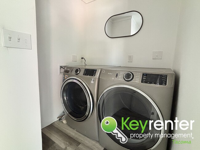 Building Photo - Fully Remodeled Tacoma Home with Detached ...