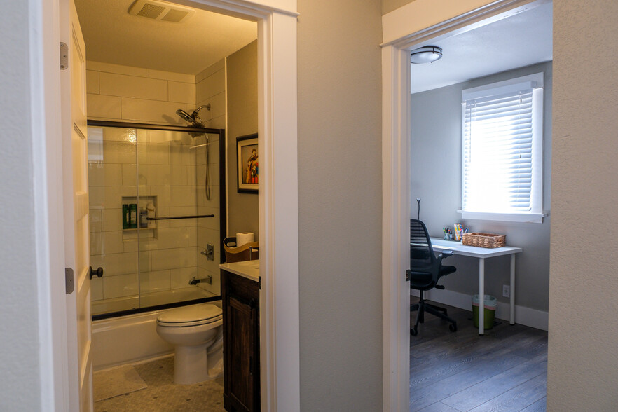 Building Photo - 5530 N Haight Ave