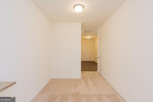 Building Photo - 10 Bayberry Cir