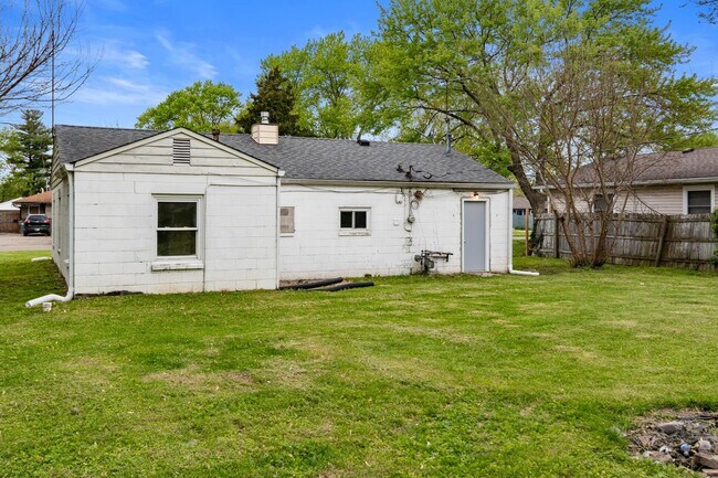 Building Photo - Spacious Three-Bedroom Single Home near Prospect and Sherman- COMING SOON