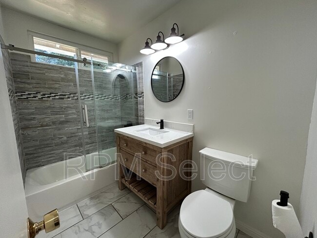 Building Photo - 2367 Pinturo Way