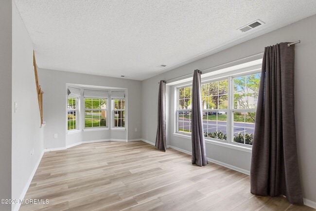 Building Photo - 5 Whistler Dr