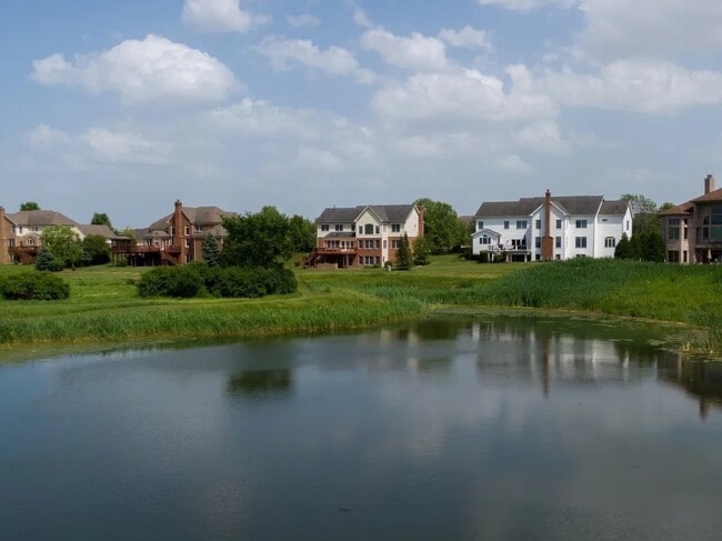 Building Photo - 22 Doral Dr