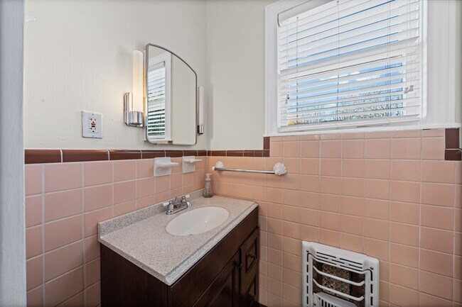 Building Photo - Spacious 3 Bed / 3 Bath Home w/ Large Fenced Yard & Deck in Temple ISD