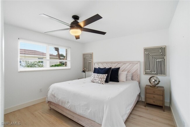 Building Photo - 560 Cypress Way E