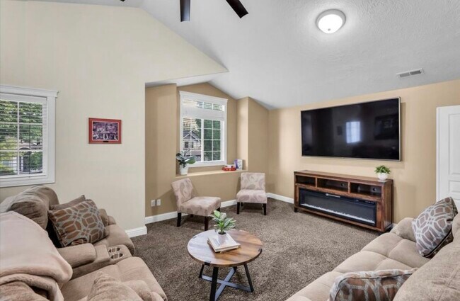 Building Photo - 2092 E Mozart St