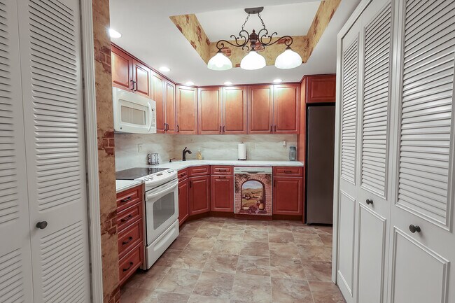 Building Photo - 5601 Jimmy Buffett Mem Hwy