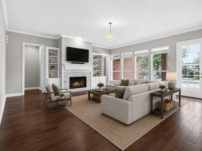 Building Photo - 1210 Forest Hills Dr