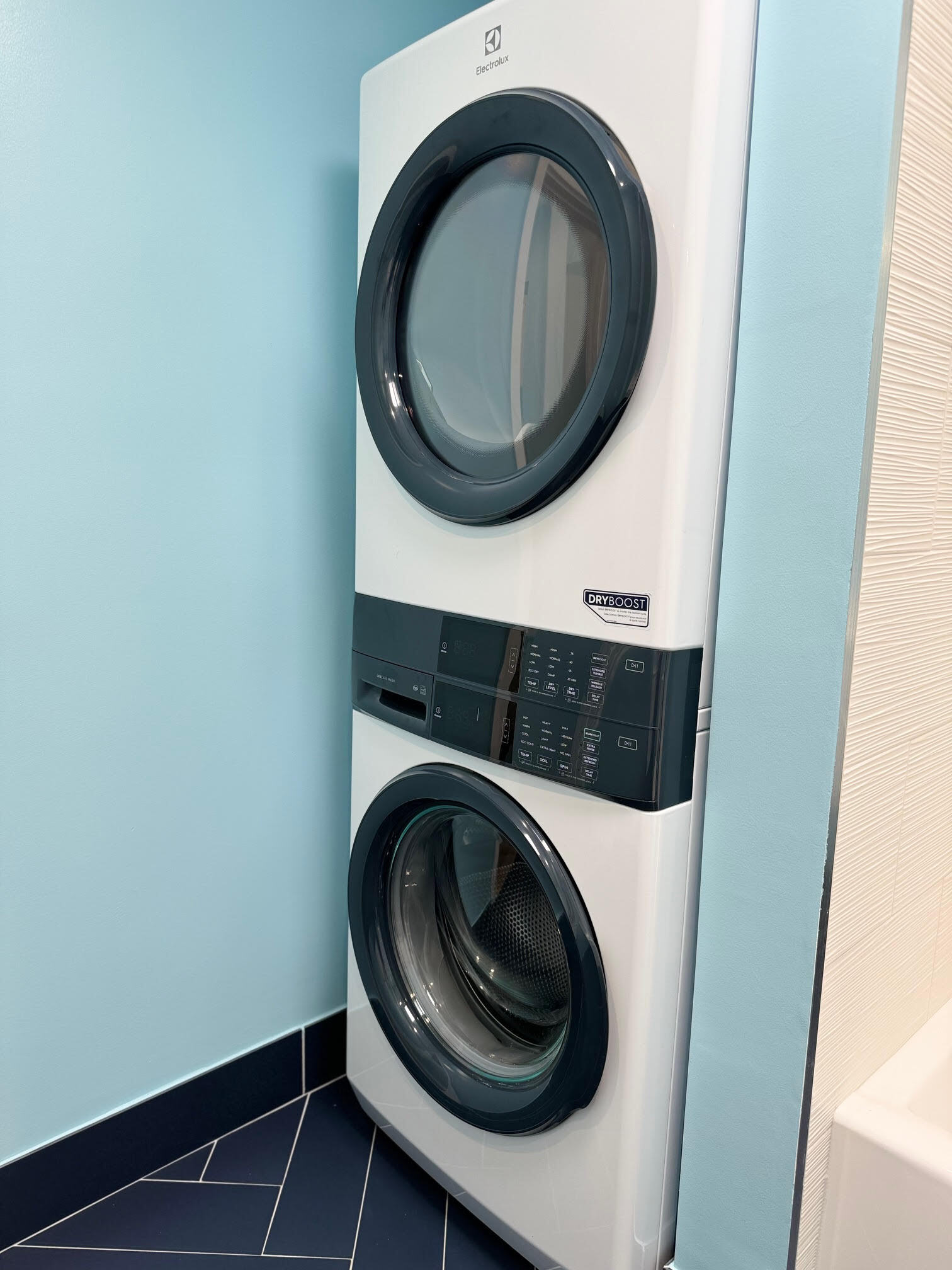 Building Photo - 6439 1/2 Graves Ave