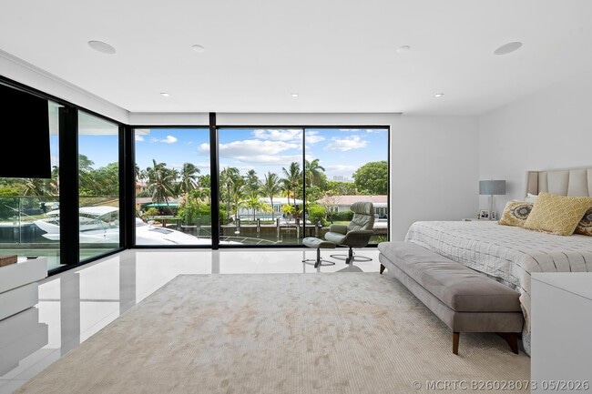 Building Photo - 401 Lido Dr