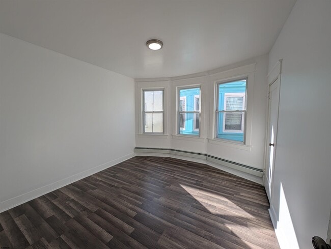 Building Photo - 712 Sewell Ave