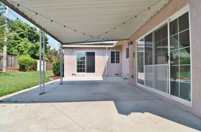 Building Photo - $3990 / GORGEOUS 4 BEDROOM SINGLE STORY HOME IN CABRILLO AREA OF NORTH FREMONT