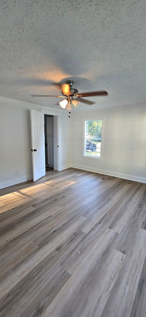 Building Photo - 118 Regent St