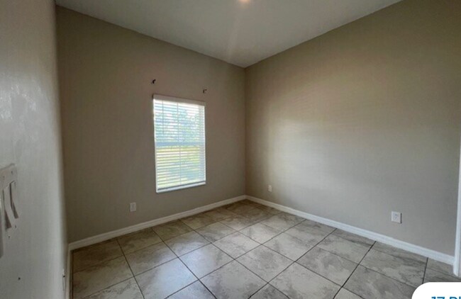 Building Photo - 1039/1043 San Cristobal Ave