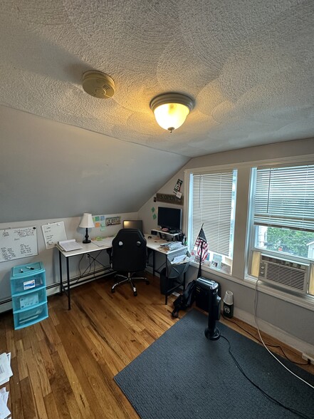 Building Photo - 73 Almont St