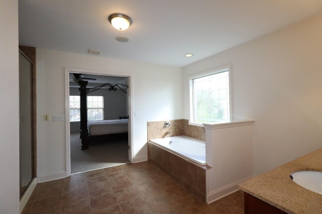 Building Photo - 417 Courchelle Dr