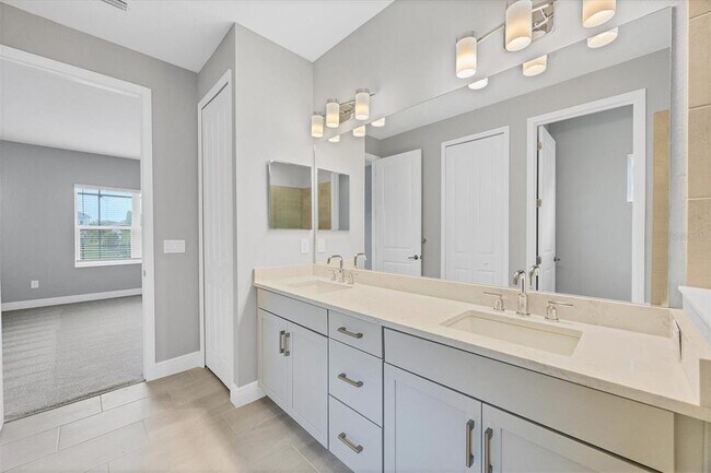 Building Photo - 2617 Star Apple Wy