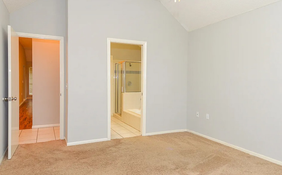 Building Photo - 314 Scotch Rose Ln