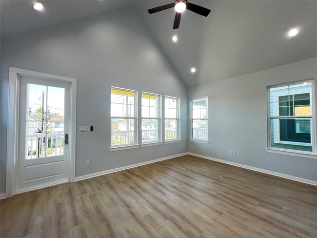 Building Photo - 1024 62nd St