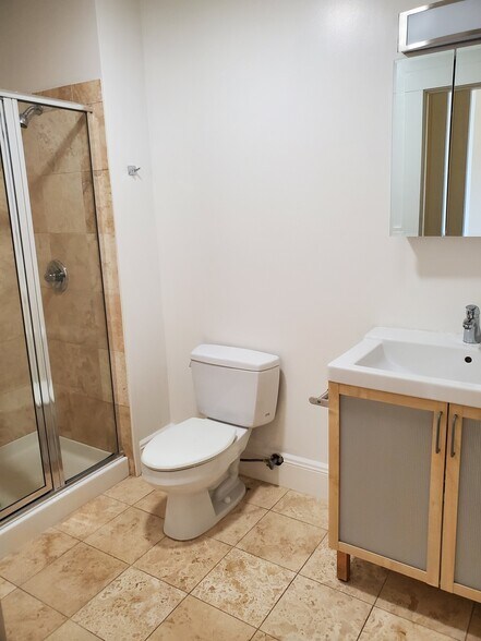 Building Photo - 2597 Telegraph Ave