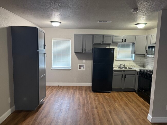 Building Photo - 4100 Wrangler Dr