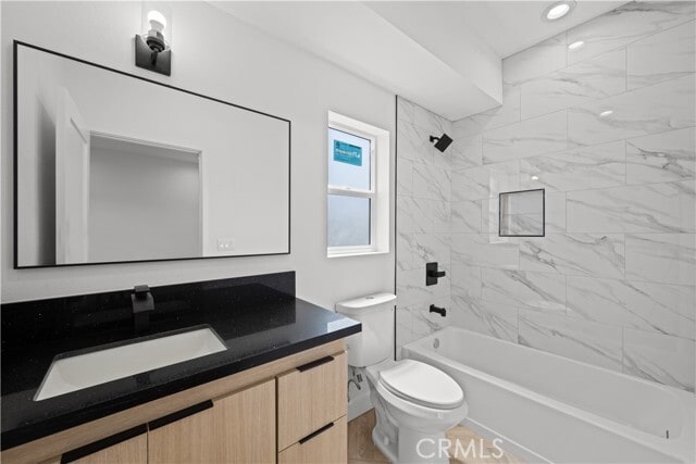 Building Photo - 644 N Boyle Ave