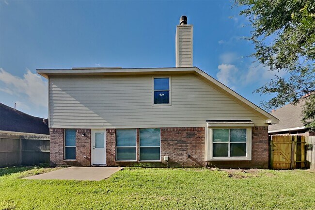 Building Photo - 19731 Village Ridge Dr