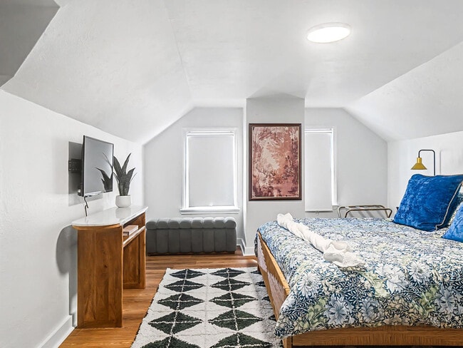 Building Photo - 5252 W 45th St