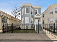 Building Photo - 4845 W Potomac Ave