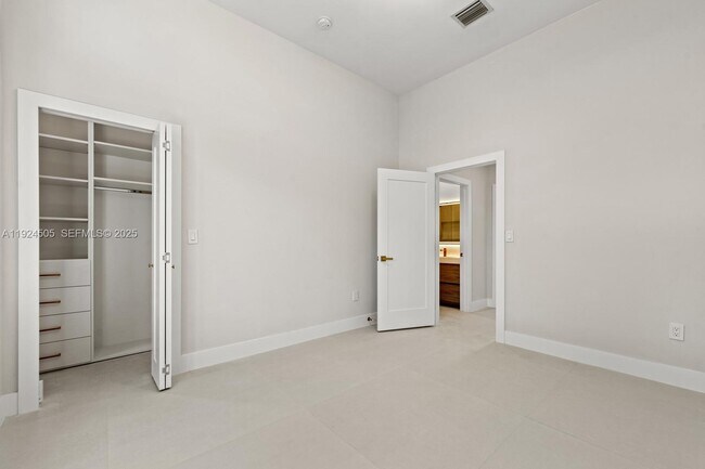 Building Photo - 16160 SW 89th Pl