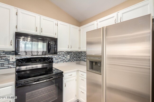 Building Photo - 3013 E Bluefield Ave