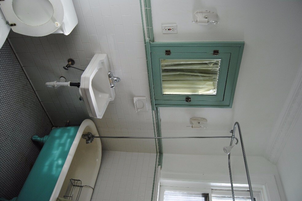 Bathroom - 414 Floyd St