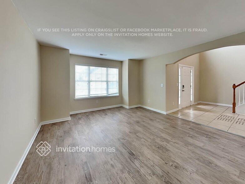 Building Photo - 9782 Sinclair Ln