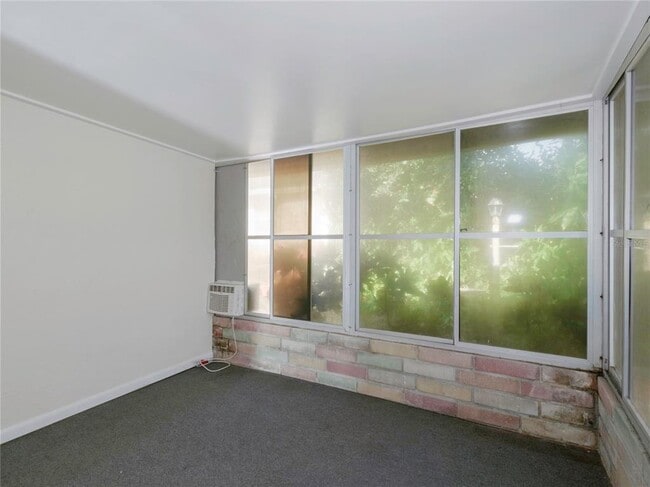 Building Photo - 2808 Clinton St S